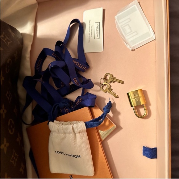 Authentic Louis Vuitton speedy 40 - Picture 10 of 11